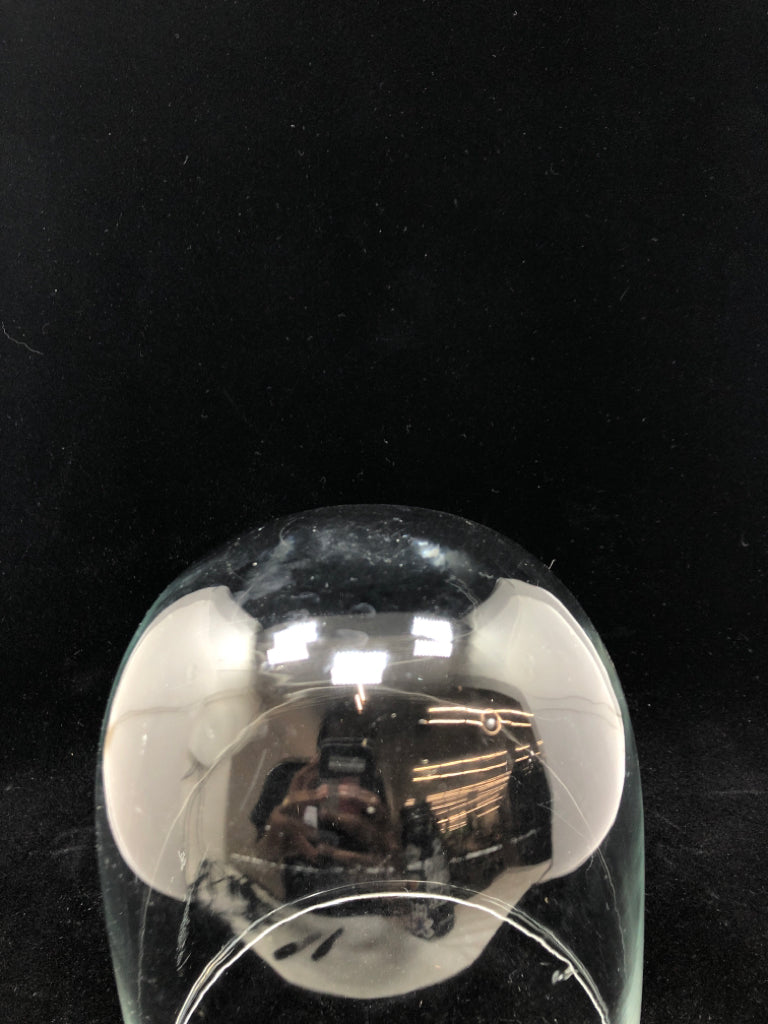 METAL SCROLL W/CLEAR GLASS CANDLE HOLDER.