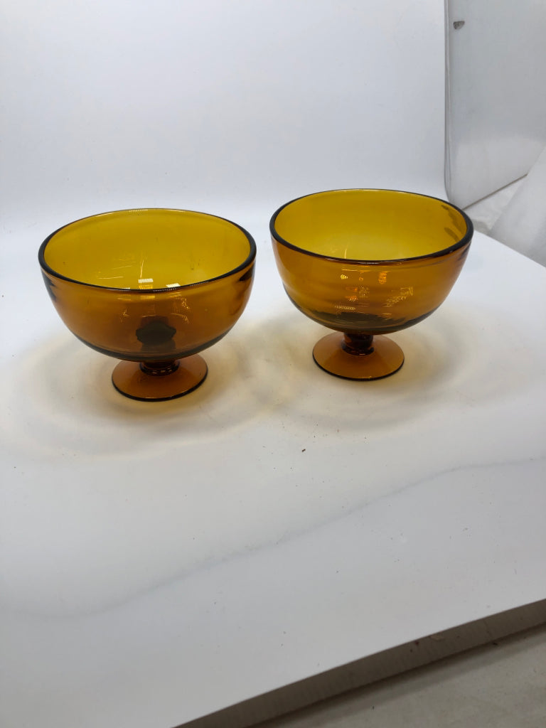 2 AMBER GLASS DESSERT BOWLS.