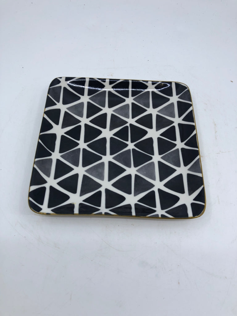 6 SQUARE ASSORTED B/W PATTERN APPETIZER PLATES W/ DARK YELLOW EDGE.