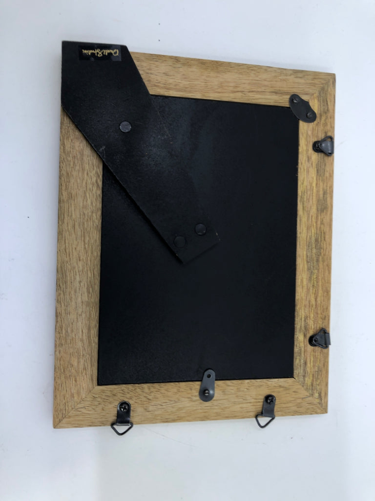 MULTITEXTURED PHOTO FRAME.