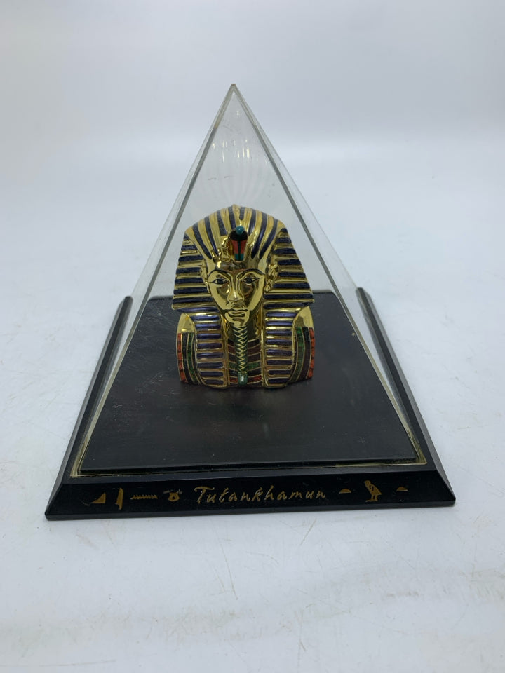 MASK OF TUTANKHAMUN PYRAMID TREASURES OF KING TUT.