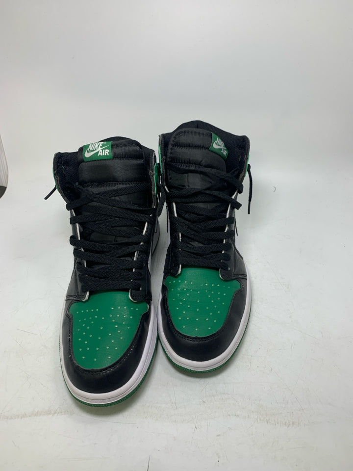 Nike Air Jordan 1 Retro High OG Pine Green Basketball Sneakers