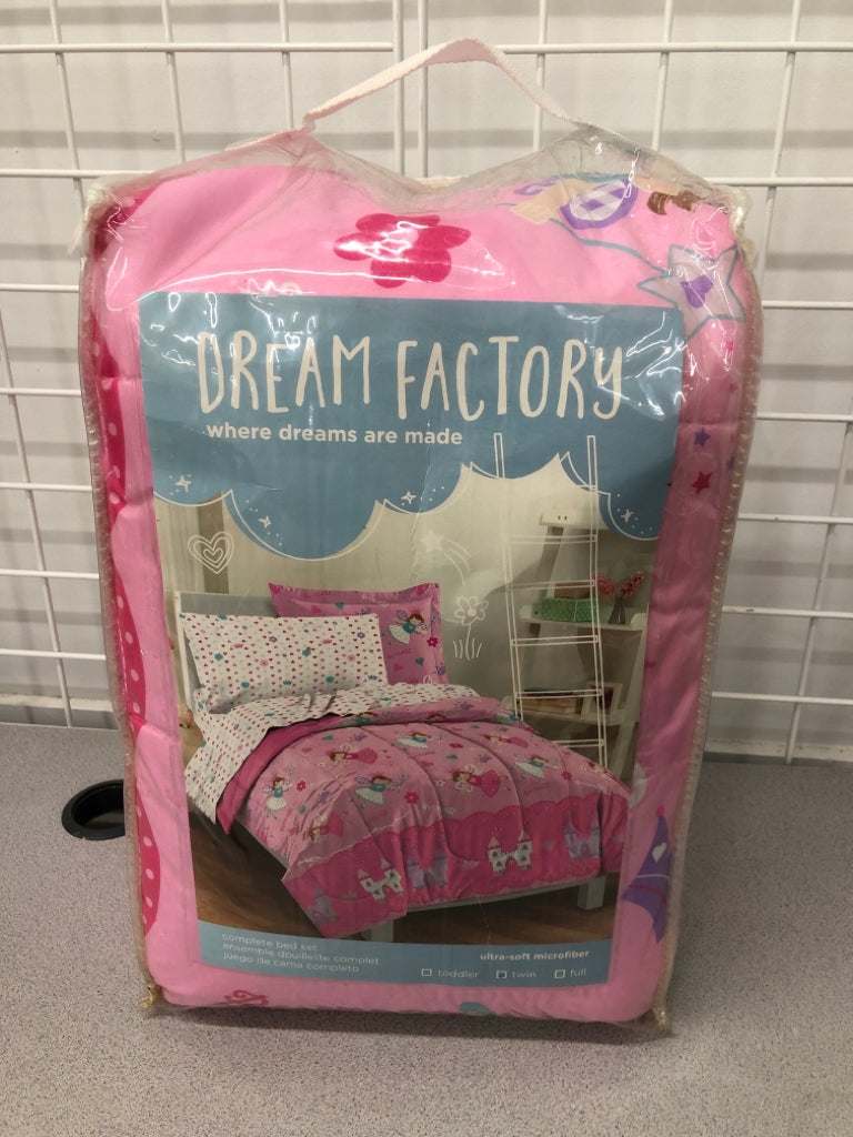 NIP PINK FAIRY COMFORTER - TWIN.