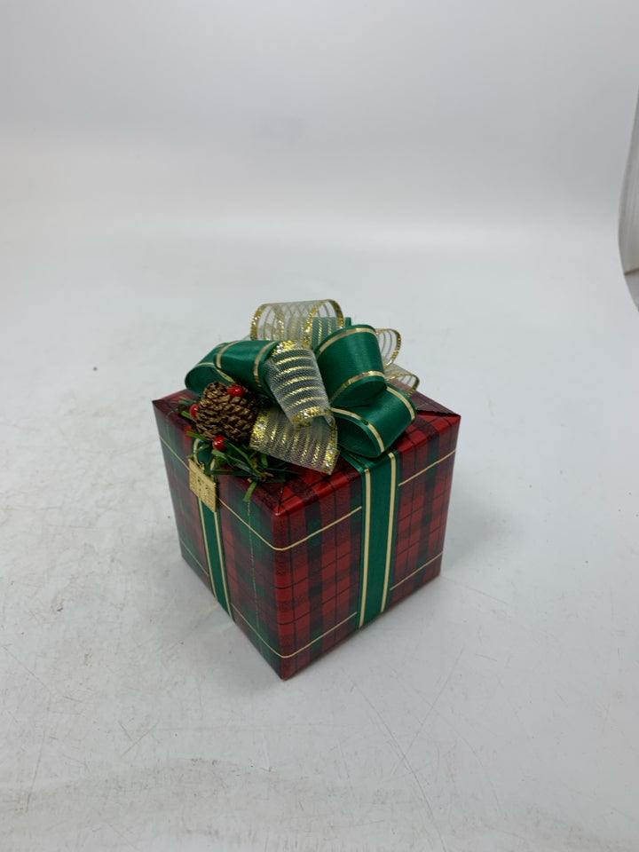 WRAPPED PRESENT MUSIC BOX CHESTNUTS ROASTING.