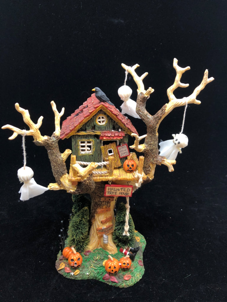 NIB DEPARTMENT 56 HALLOWEEN HAUNTED TREE HOUSE.