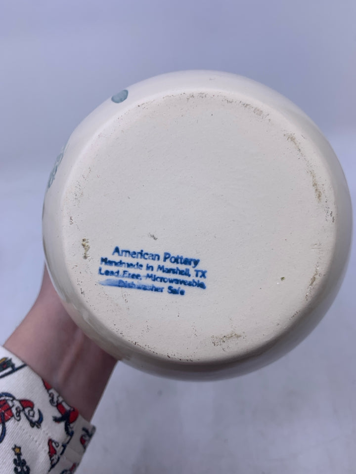 BEIGE POTTERY VASE W/ BLUE HEARTS/ SPONGE RIM.