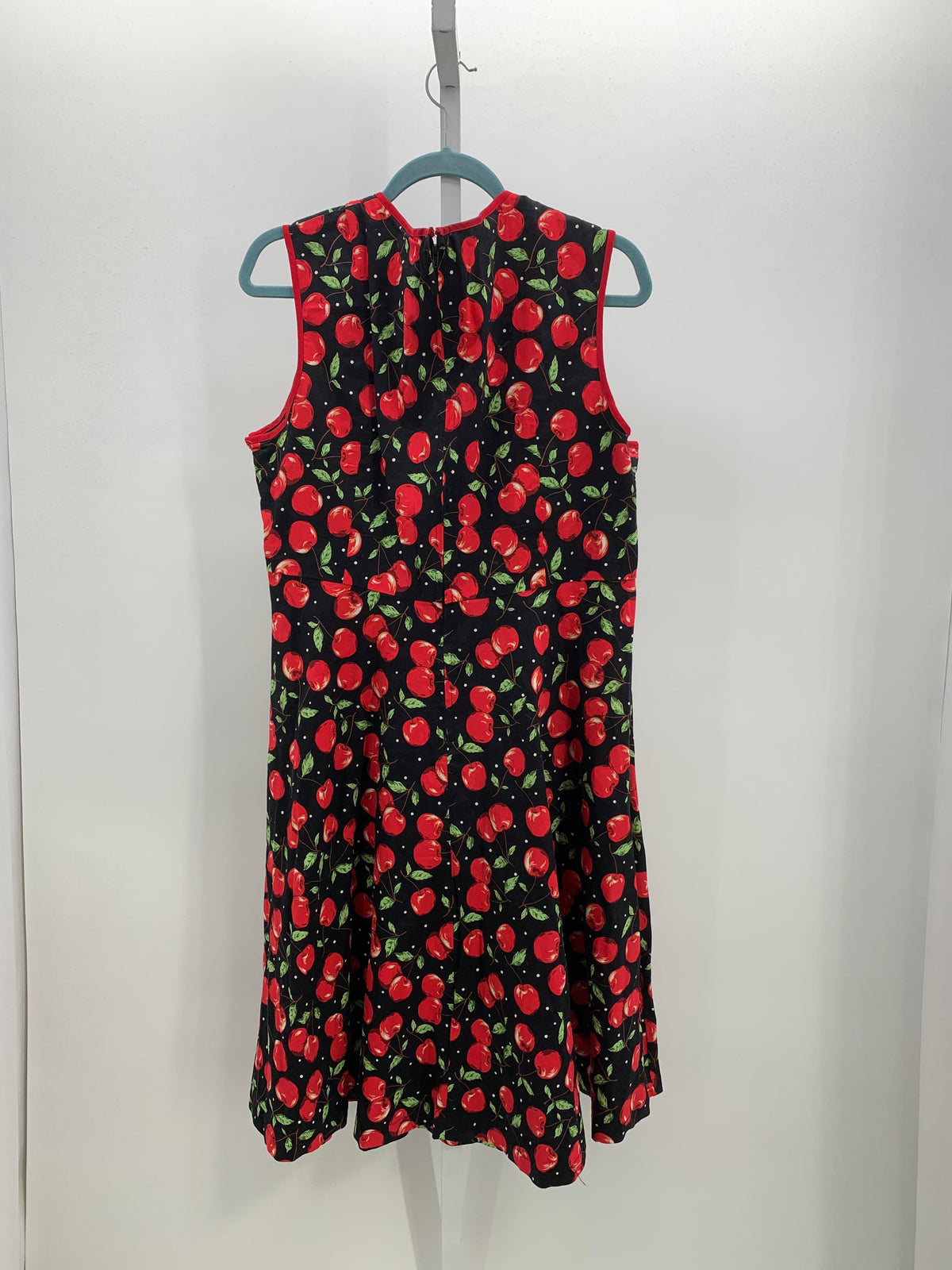 Size 16 Misses Sleeveless Dress