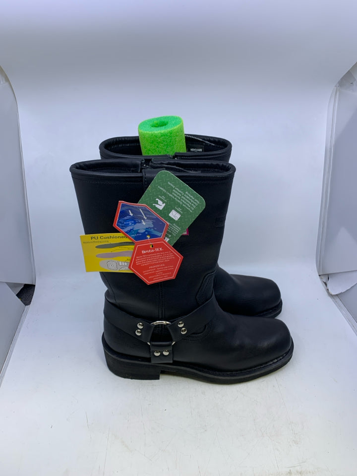 Size 10 Medium Young Men's Boots