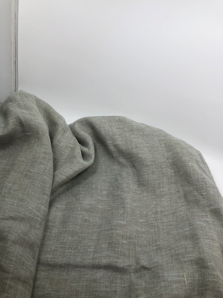 GREY LINEN RECTANGLE TABLECLOTH.