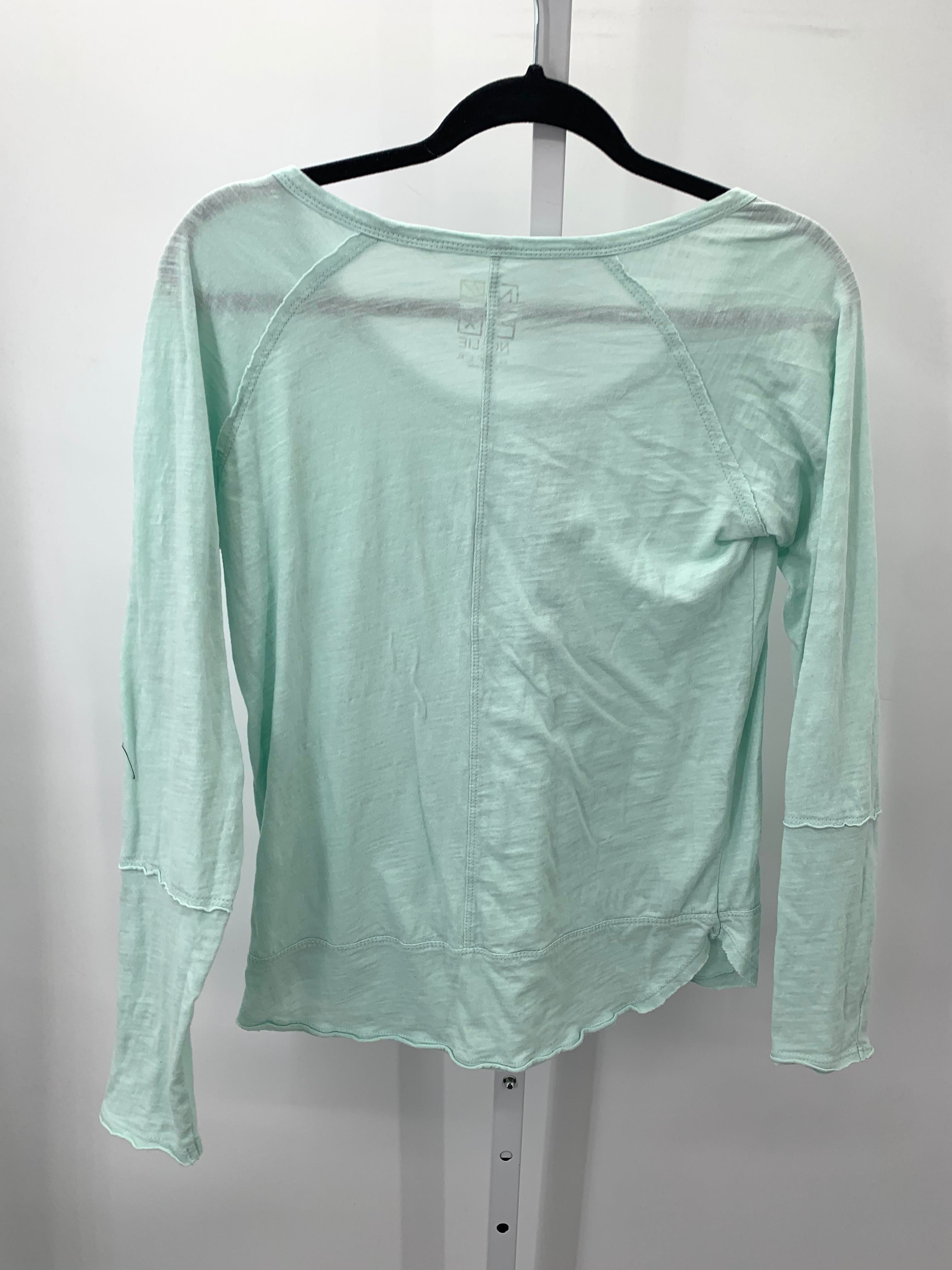Nollie Size Medium Juniors Long Sleeve Shirt