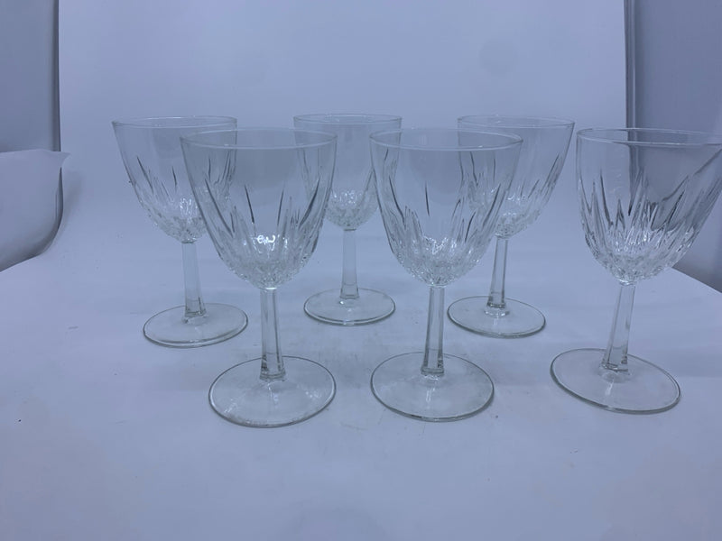 6 SHORT CLEAR WINE GLASSES W/ RIBBED BASE.