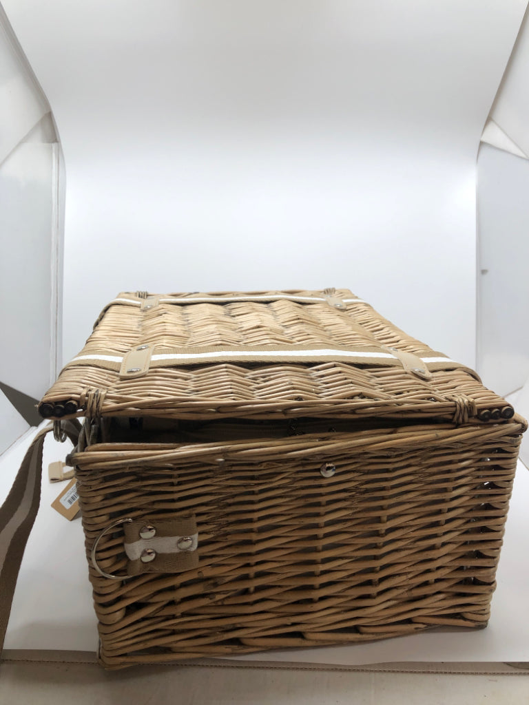 WICKER PICNIC BASKET KIT W/SVC FOR 2.