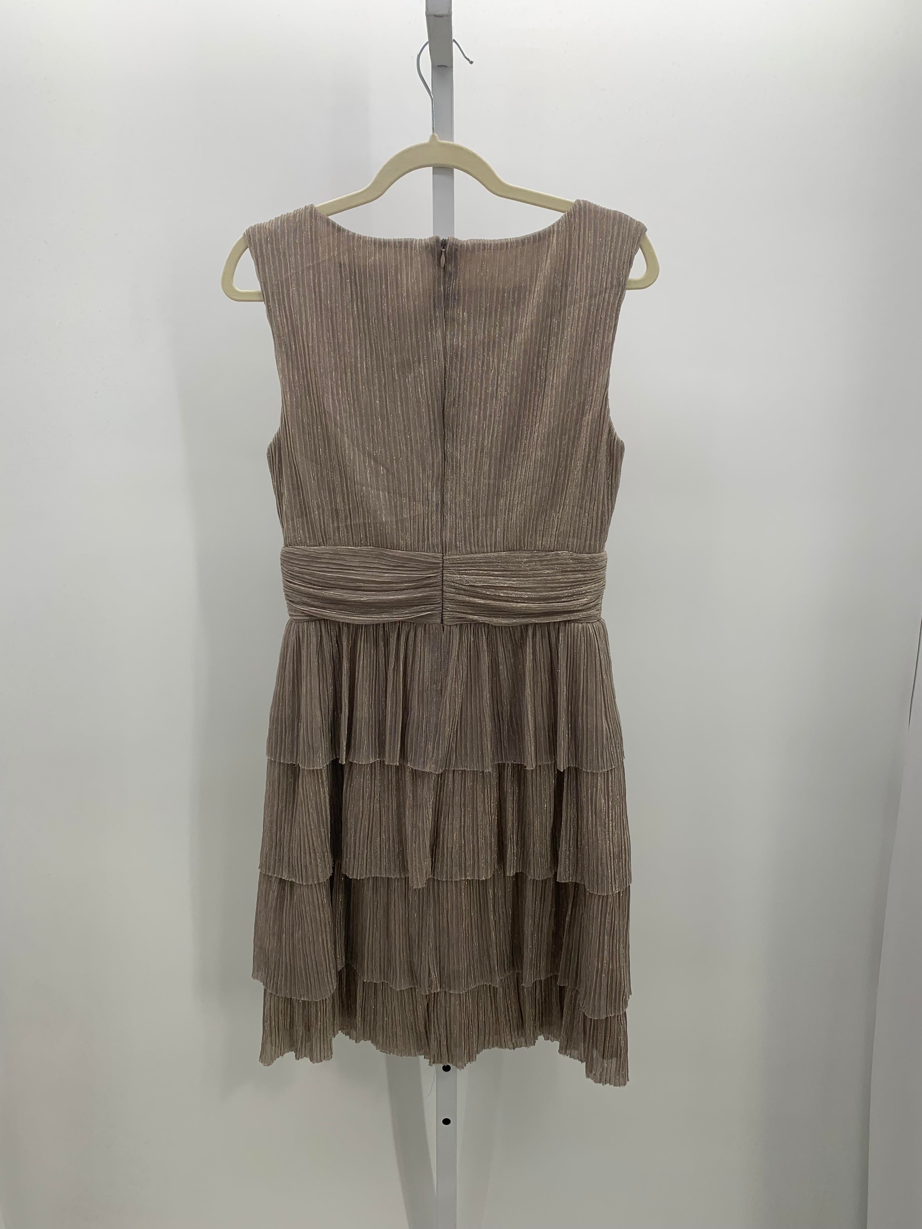connected apparel Size 10 Misses Sleeveless Dress