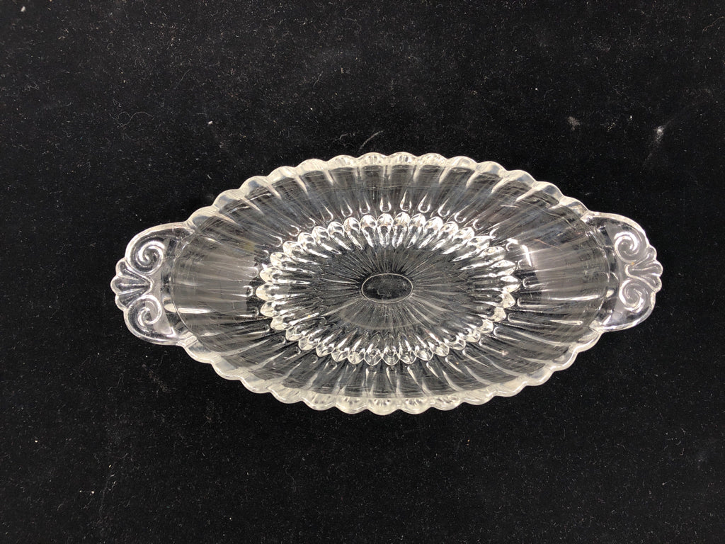 OVAL RIBBED GLASS BOWL.