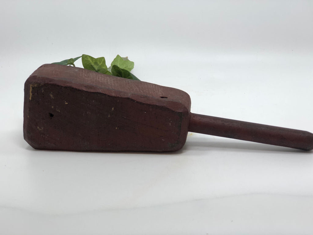 PRIMITIVE SETTLERS CANDLES W/WOOD HOLDER.