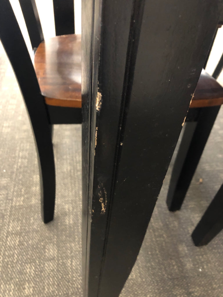 2-TONED WOOD & BLACK DINING ROOM TABLE W/6 CHAIRS.