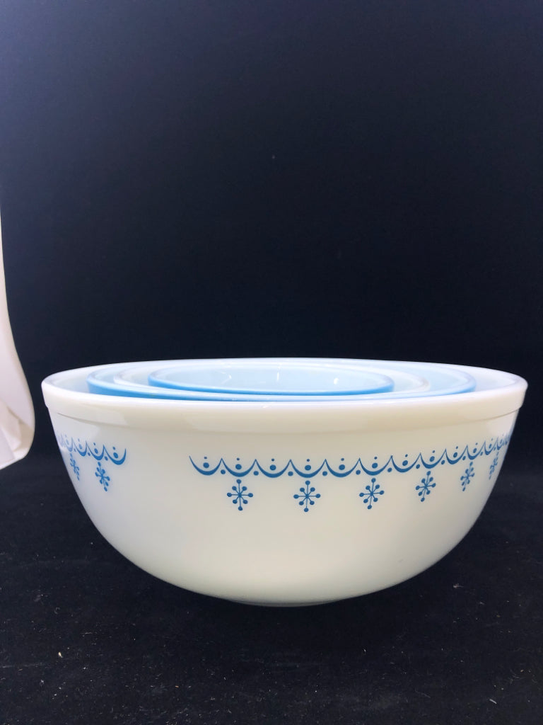 4PC VTG SNOWFLAKE GARLAND MIXING BOWLS.