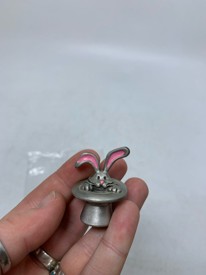 MINI BUNNY IN HAT FIGURINE.