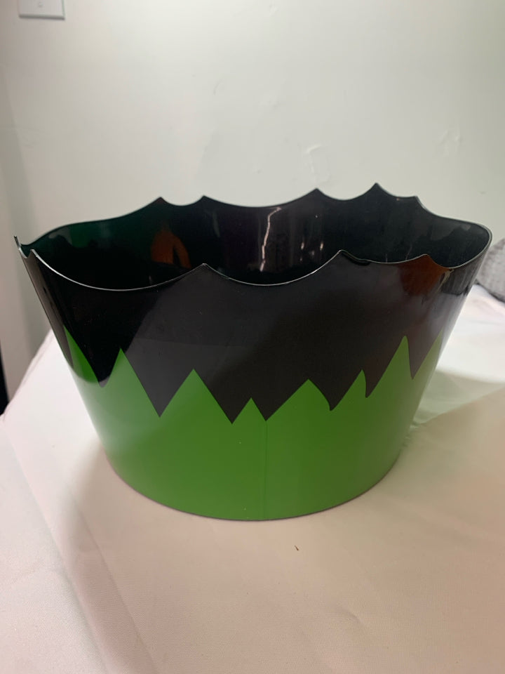 PLASTIC FRANKENSTEIN CANDY BUCKET.