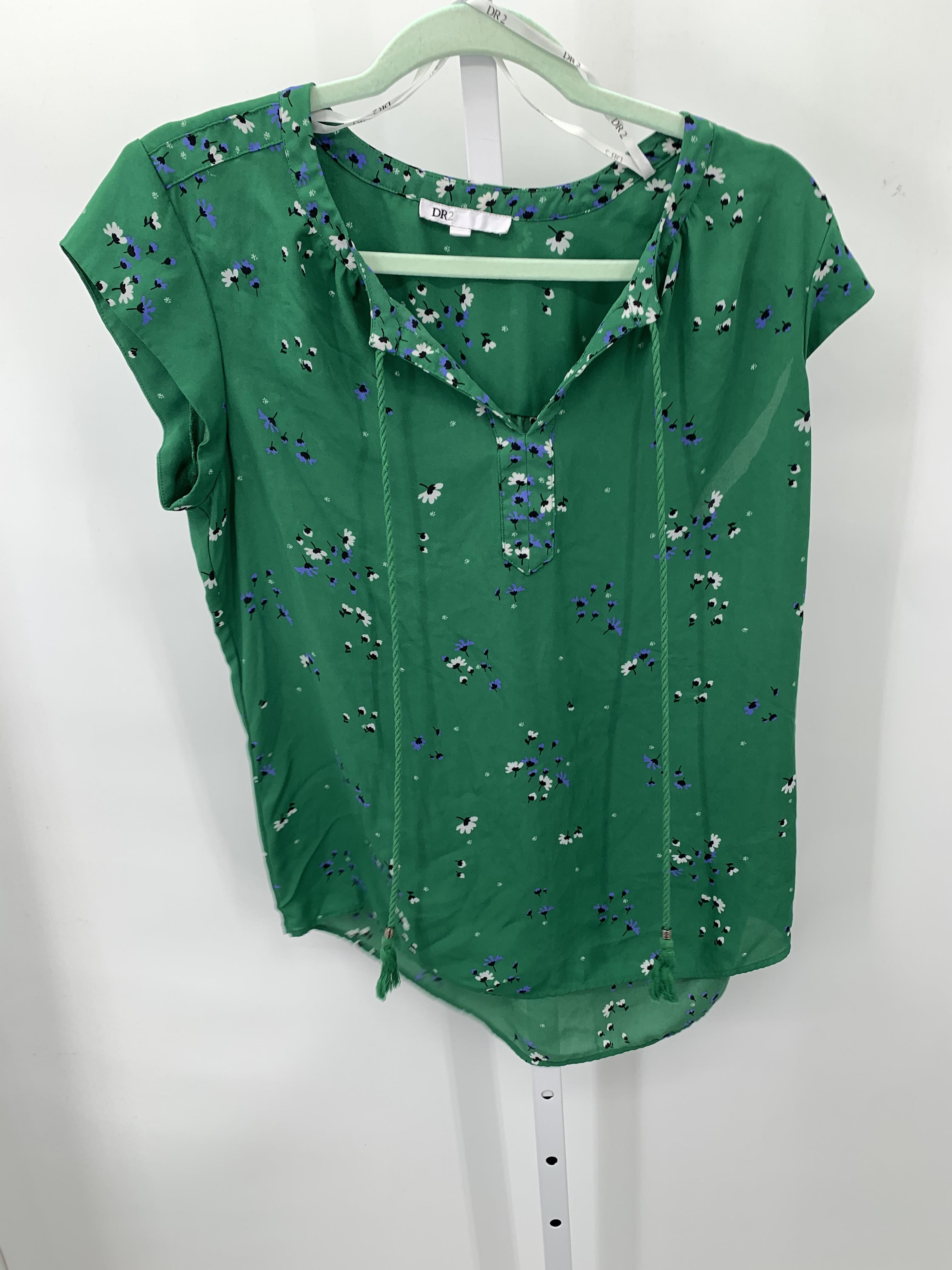 Size Medium Misses Short Sleeve Shirt
