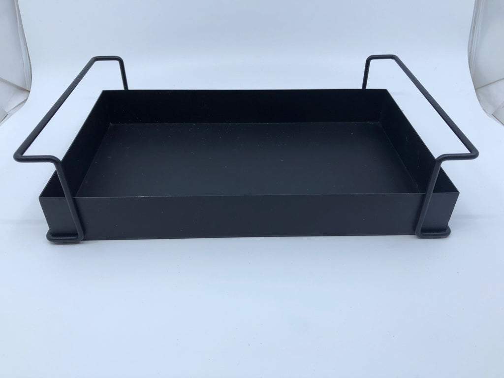 BLACK MATTE METAL RECTANGLE TRAY W/ HANDLES.