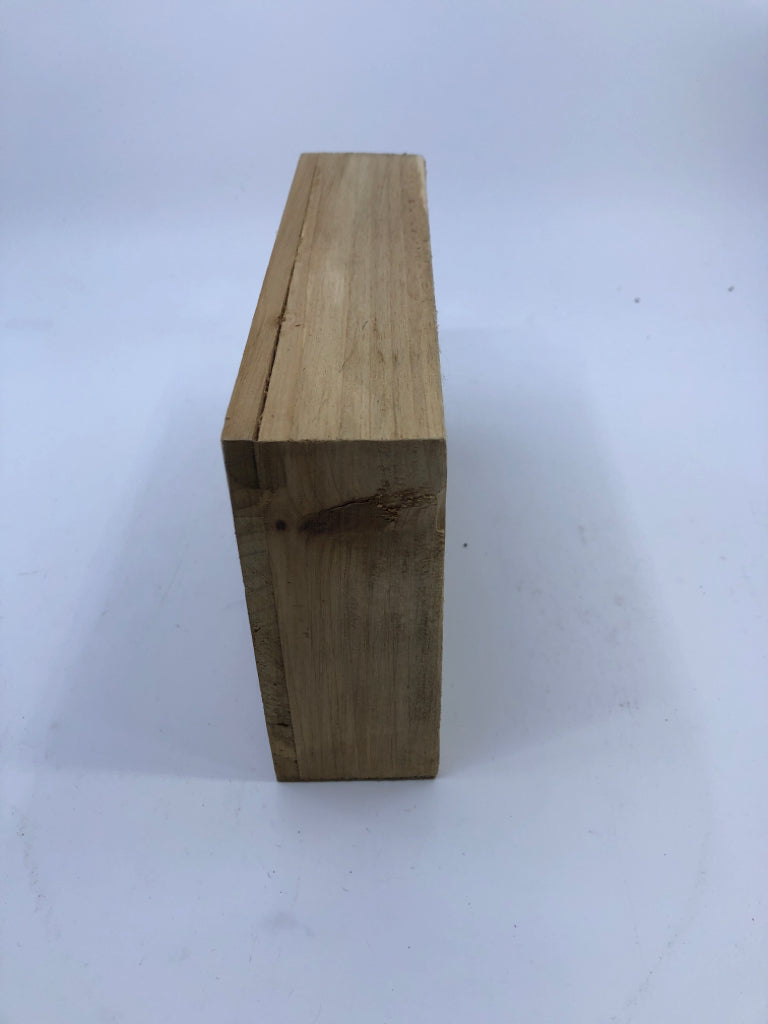 WOOD GIVE THANKS BLOCK SIGN.
