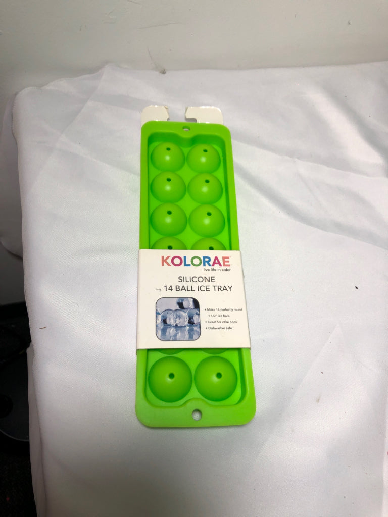 NIP ICE CUBE TRAY.