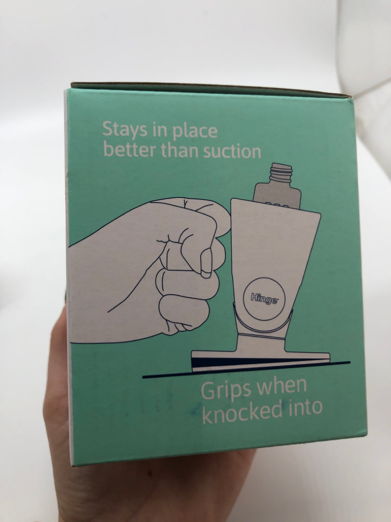 NIP SMARTGRIP POLISH HOLDER.