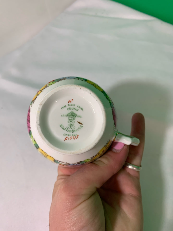 VTG COLORFUL FLORAL TEACUP AND SAUCER.
