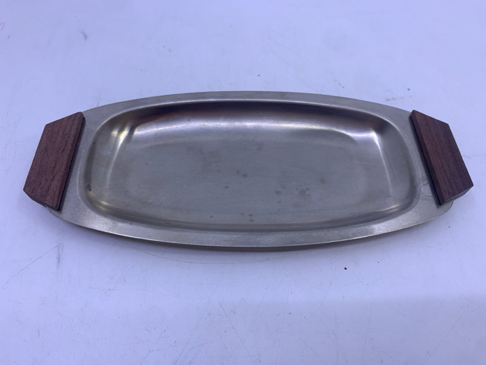 VTG SILVER METAL PICKLE DISH W WOOD HANDLES.