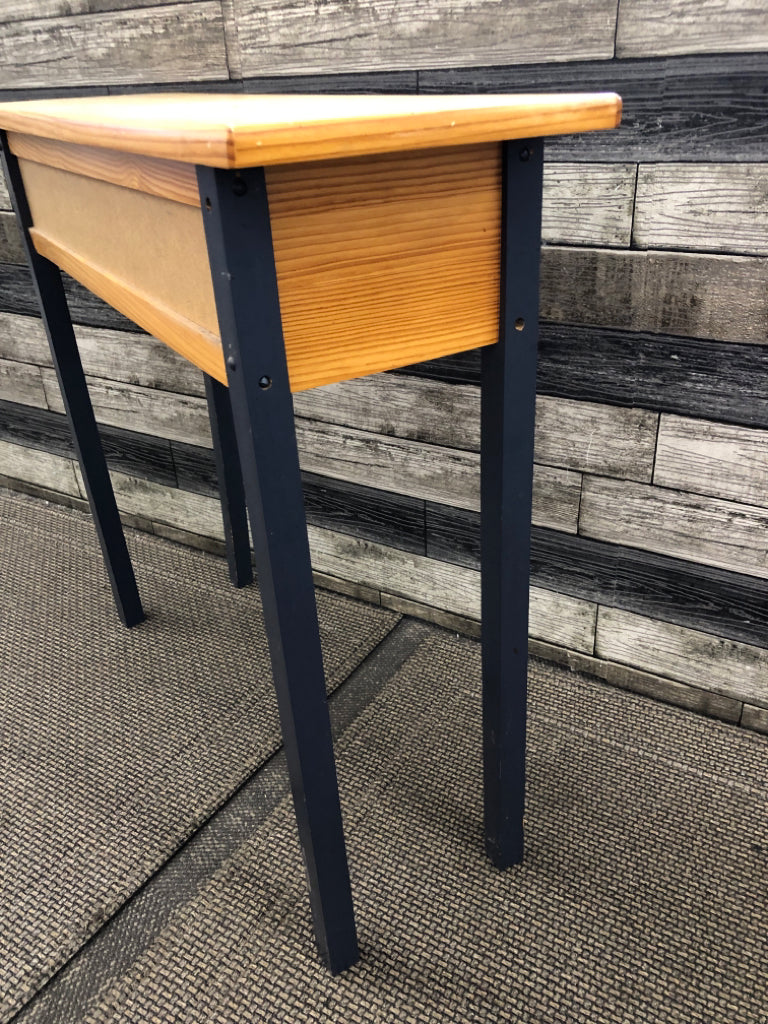 WOOD FLAG+ BIRDHOUSE CONSOLE TABLE W-BLUE LEGS.