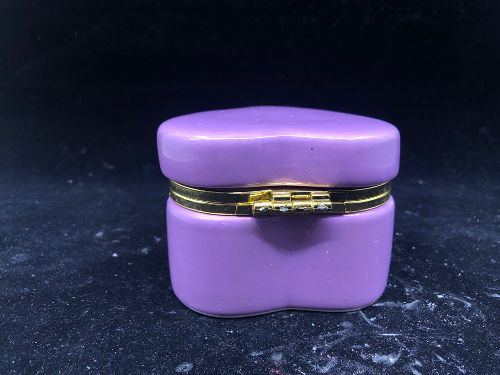 HANDMADE SOY WAX PURPLE HEART TRINKET BOX CANDLE.