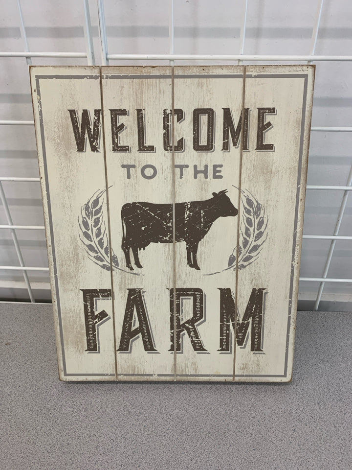 "WELCOME TO THE FARM" BLOCK WALL HANGING.