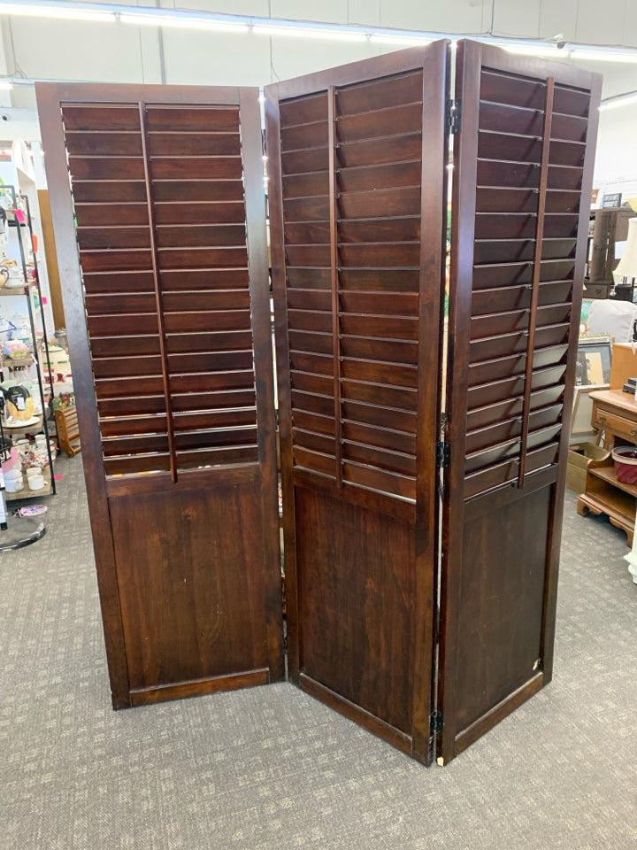 DARK BROWN WOOD PIER ONE SHUTTER ROOM DIVIDER.