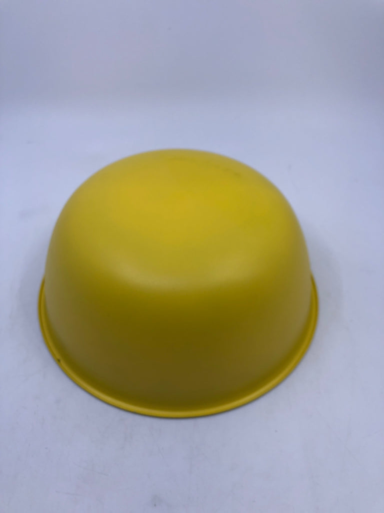 NEW YELLOW STAINLESS STEEL MEASURING BOWL.