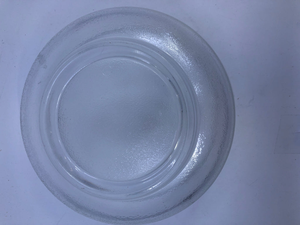 CLEAR MIXING BOWL W/ TEXTURED BOTTOM.