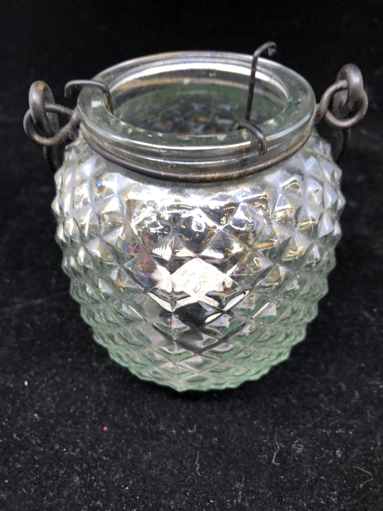 CLEAR GLASS LANTERN TEA LIGHT HOLDER.