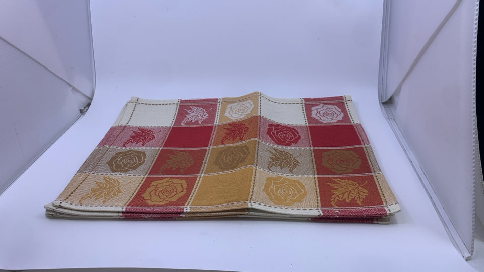 4 RED CHECKERED LEAVES PLACEMATS.