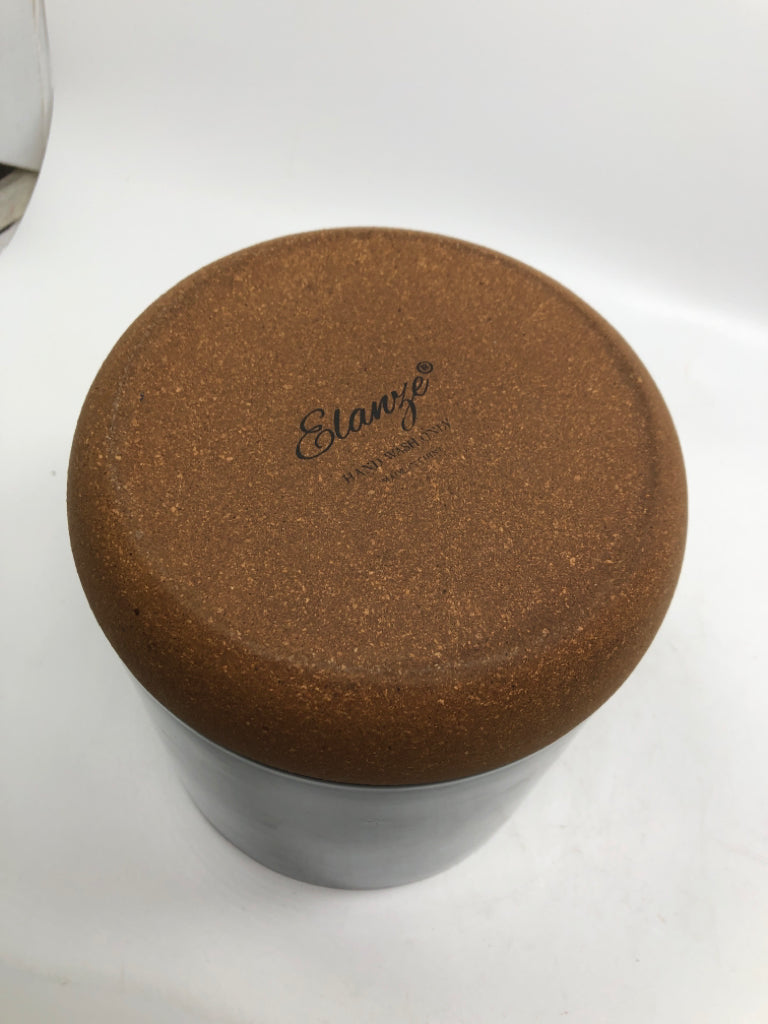 ELANZE CORK-BOTTOM BLACK UTENSIL HOLDER.