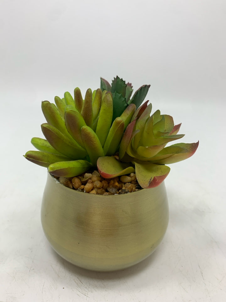 FAUX SUCCULENT IN GOLD POT.