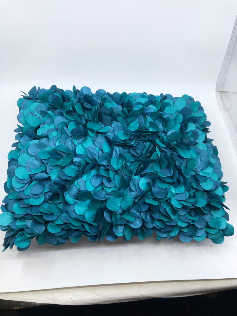 TEAL PILLOW W/PETALS.