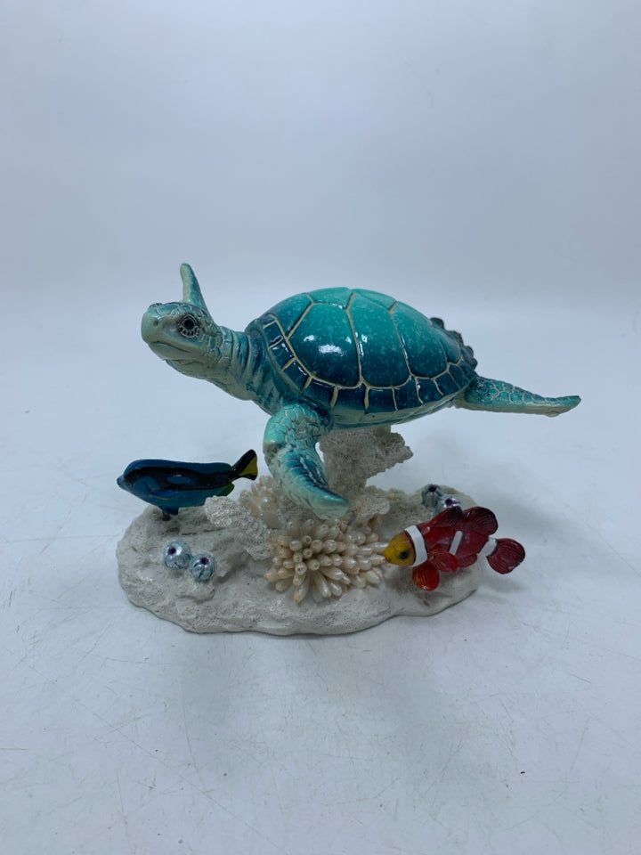 RESIN BLUE SEA TURTLE W/ MOVING FISH.