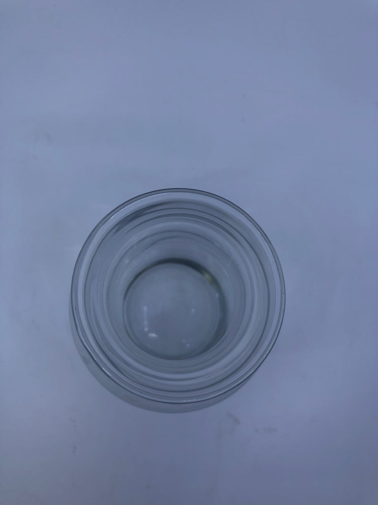 CLEAR GLASS VASE.