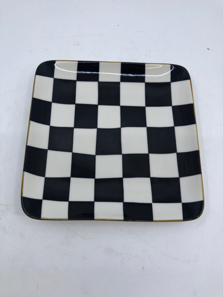 6 SQUARE ASSORTED B/W PATTERN APPETIZER PLATES W/ DARK YELLOW EDGE.