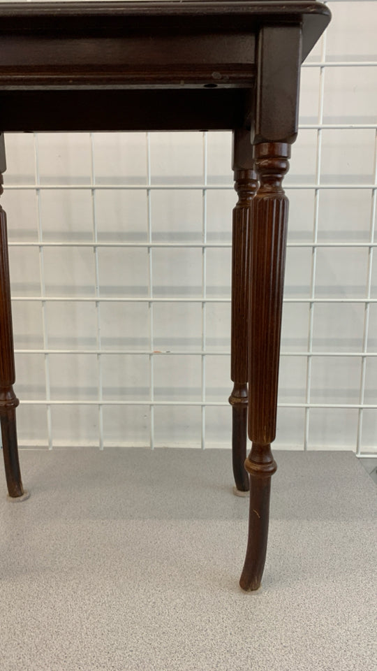 DK WOOD TABLE/PLANT STAND W/CURVED LEGS.