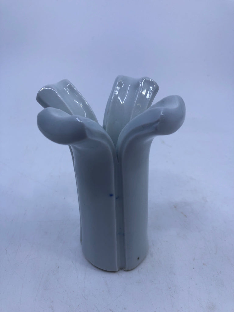SMALL PALE BLUE CARVED VASE.