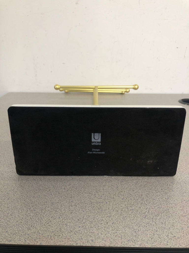 3 TIER GOLD METAL NECKLACE HOLDER.