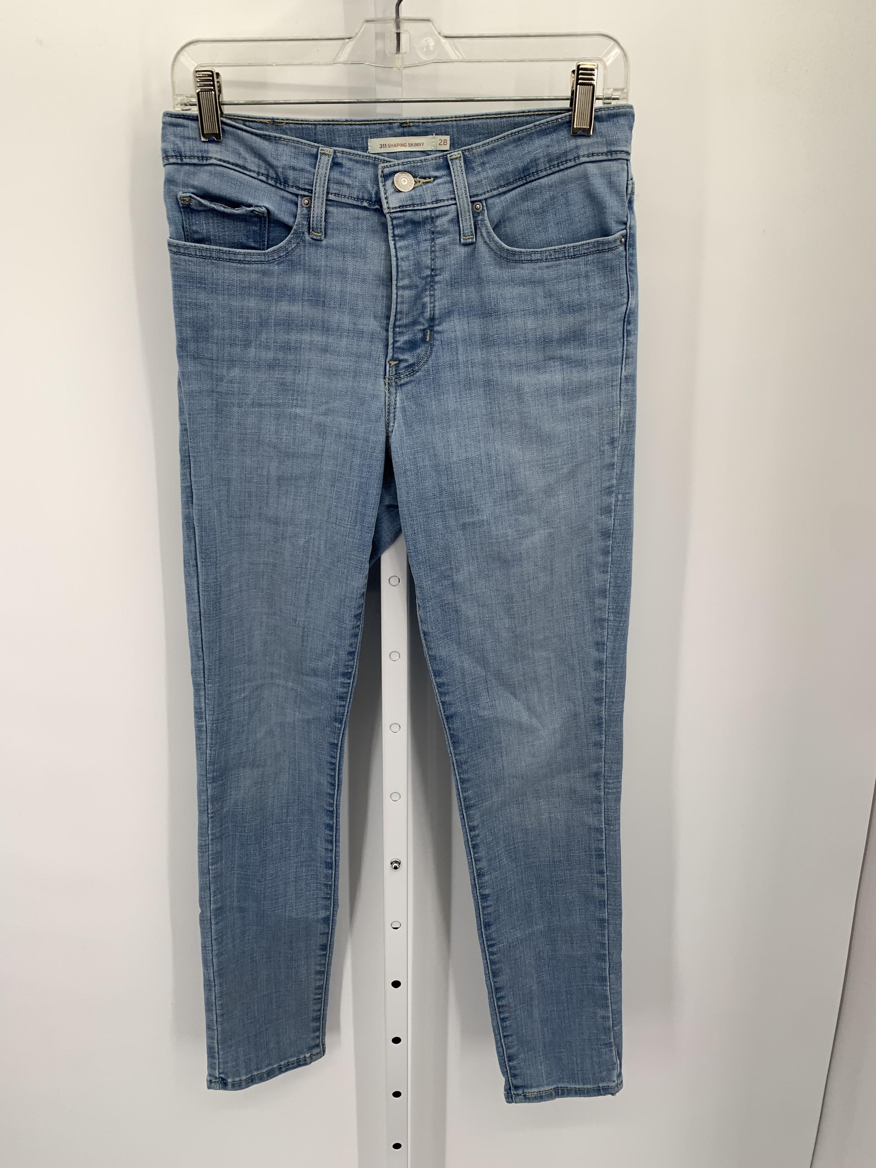 Levis Size 6 Misses Jeans