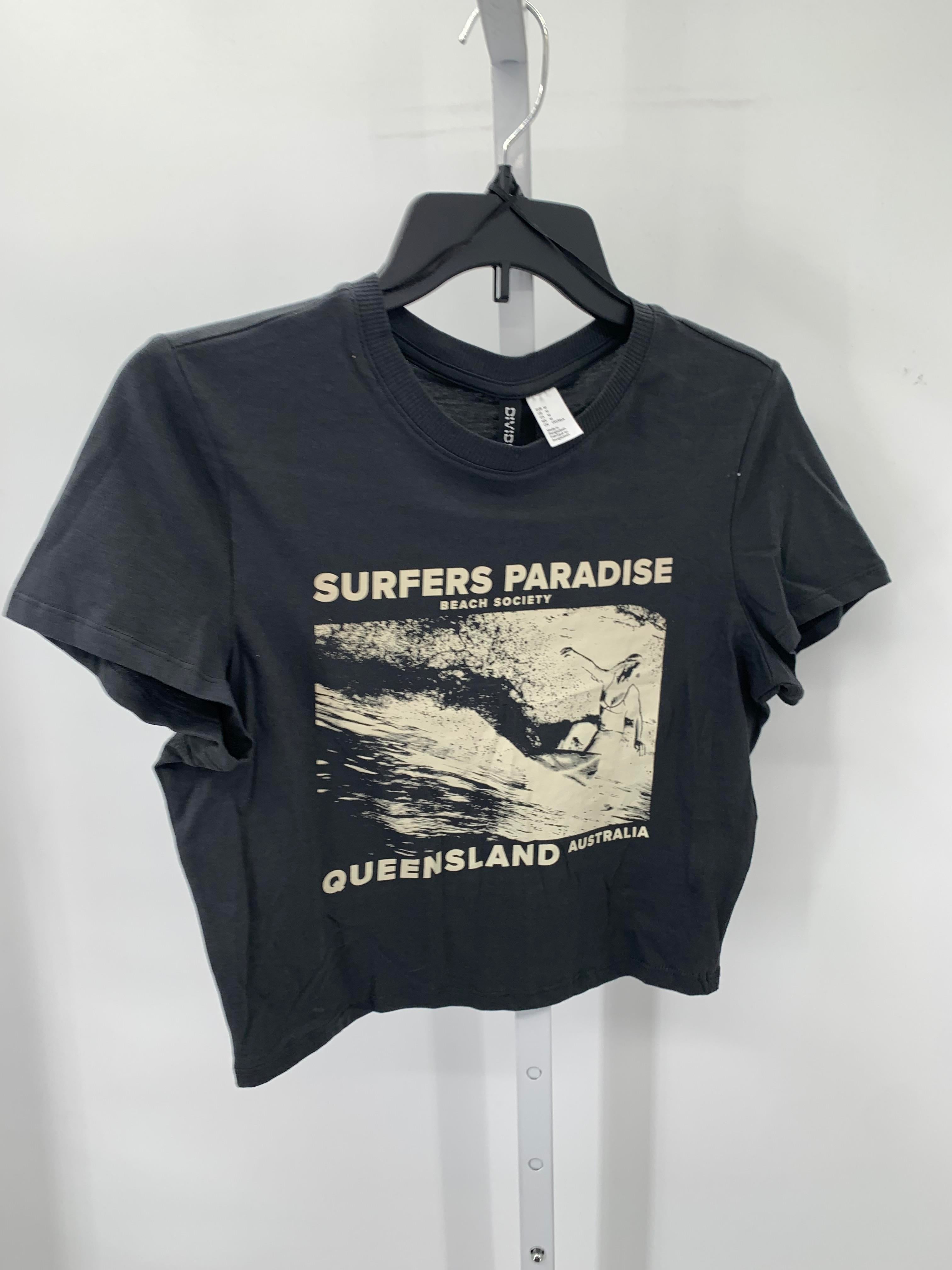 Divided Size Medium Juniors Short Sleeve Shirt