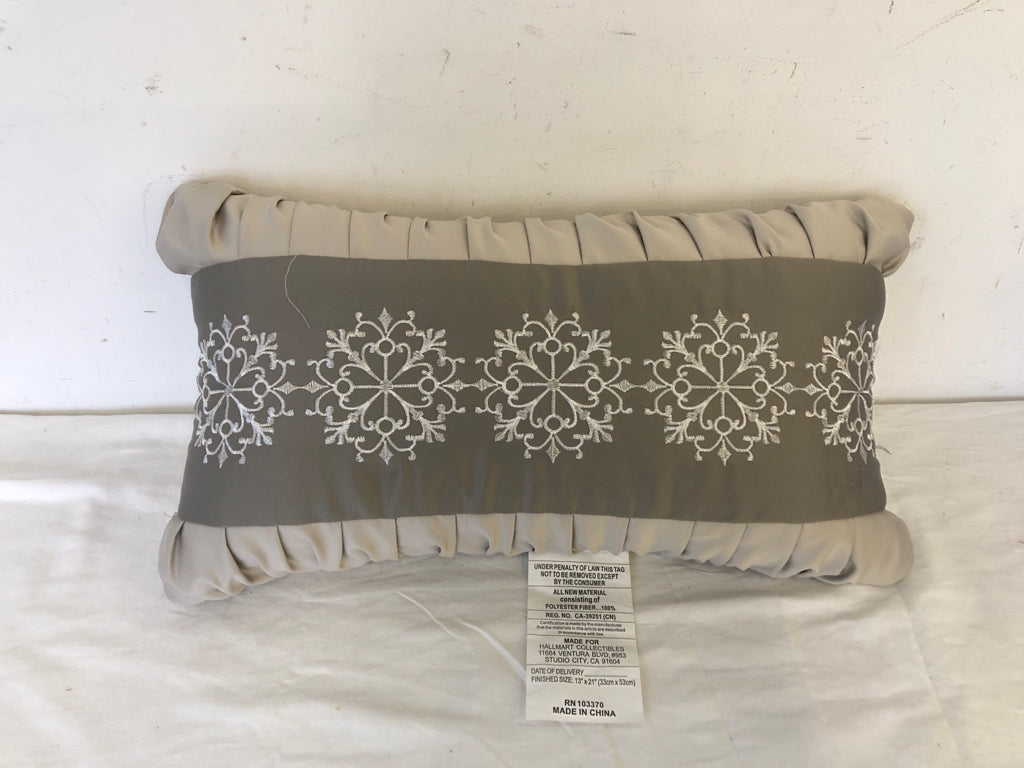 RECTANGLE SILVER SCROLL PATTERN PILLOW.